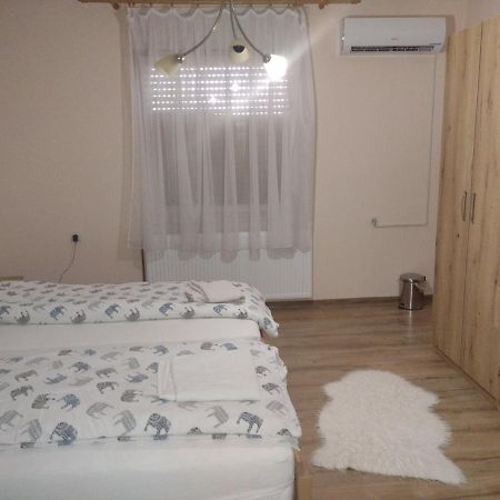 Evelin Sobe Apartamento Backa Topola Exterior foto