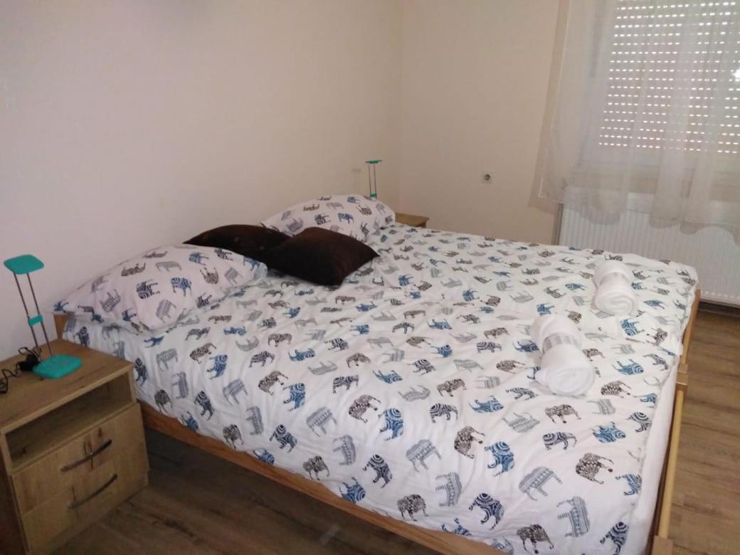 Evelin Sobe Apartamento Backa Topola Exterior foto