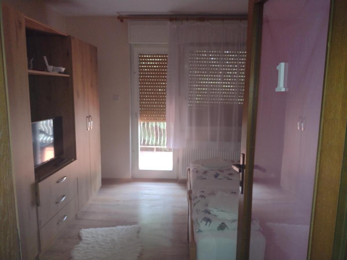 Evelin Sobe Apartamento Backa Topola Exterior foto